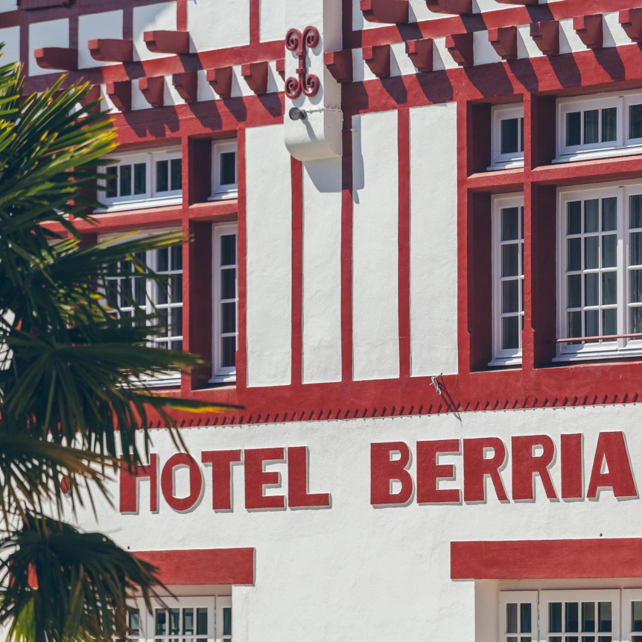 Hotel Berria Hasparren Zewnętrze zdjęcie